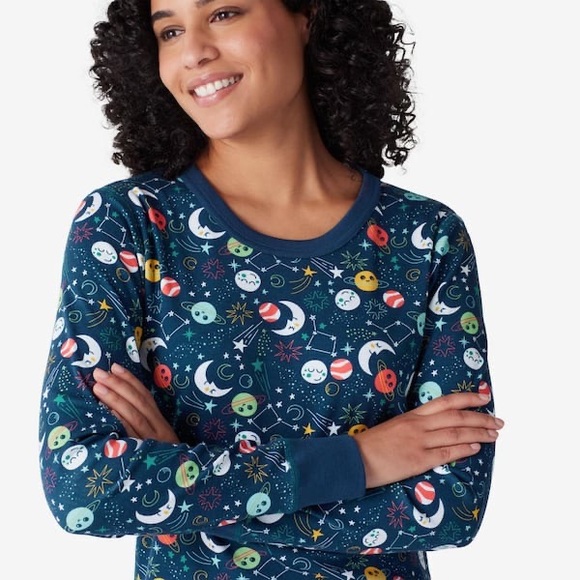 Like new The Company Store 100% organic cotton space themed pajamas size XL - Picture 2 of 8
